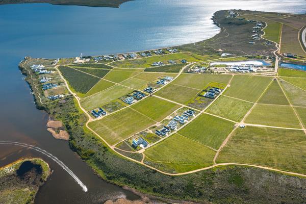 1 822 m² Land