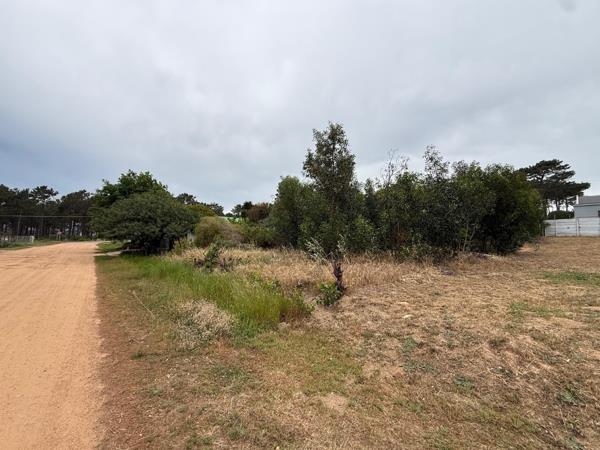 595 m² Land