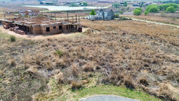 1 123 m² Land