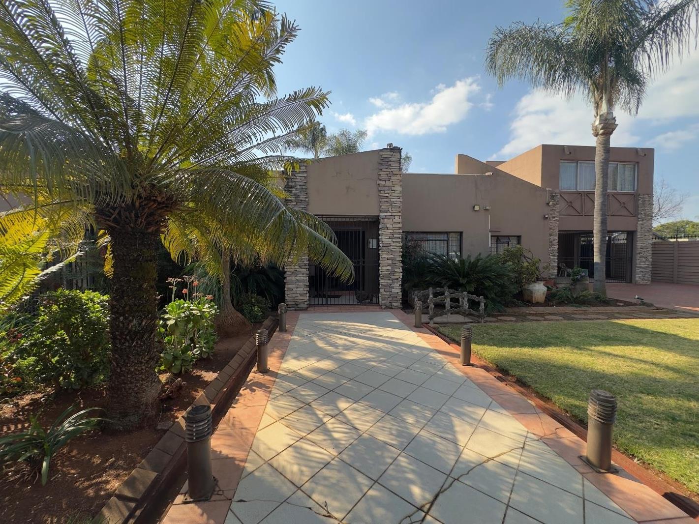 4 Bedroom House for sale in Waverley | T5652341 | Private Property