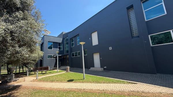 730 m² Office Space