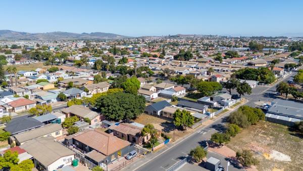 496 m² Land