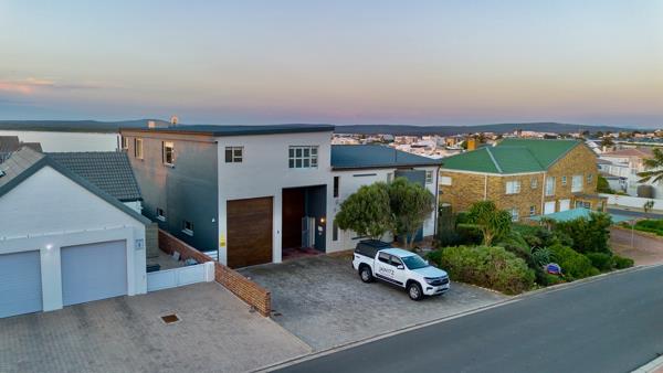 6 Bedroom House
