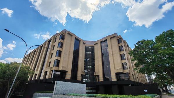 6 133 m² Office Space