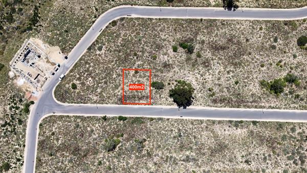 400 m² Land