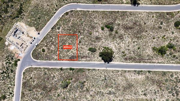 400 m² Land