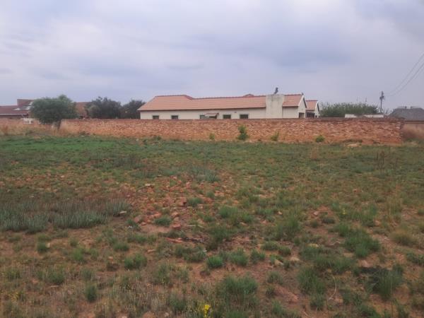875 m² Land