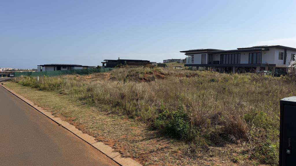 898 m² Land