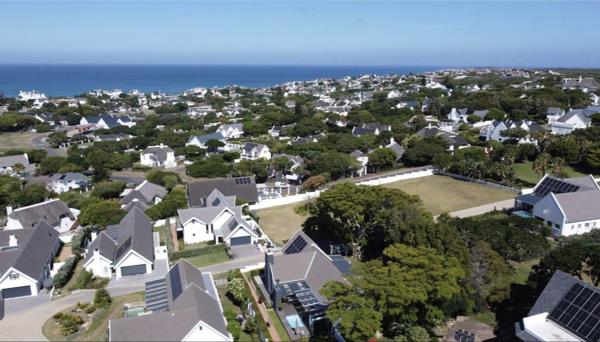701 m² Land