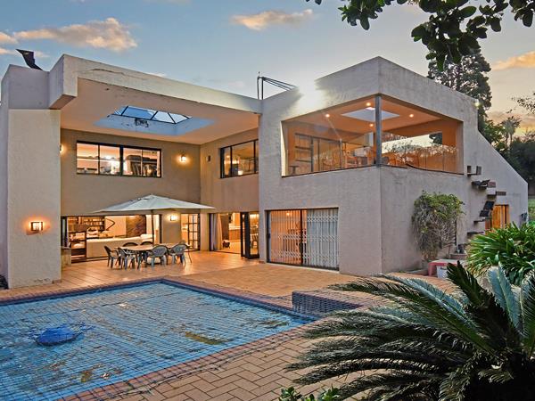 6 Bedroom House
