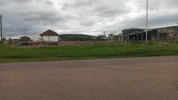 4 500 m² Land
