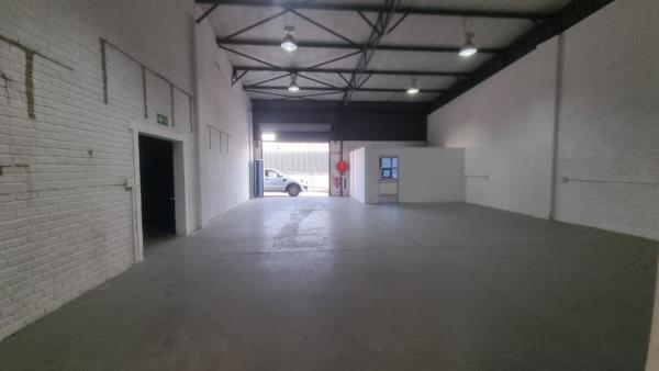 374 m² Industrial space