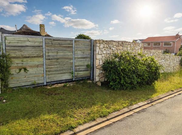 724 m² Land