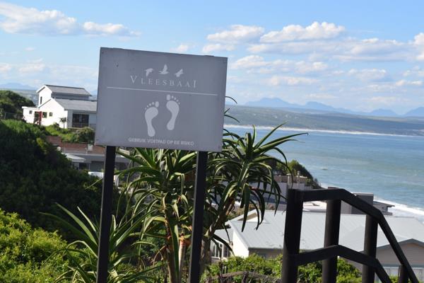 593 m² Land