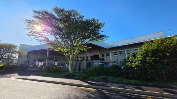 1 700 m² Industrial space