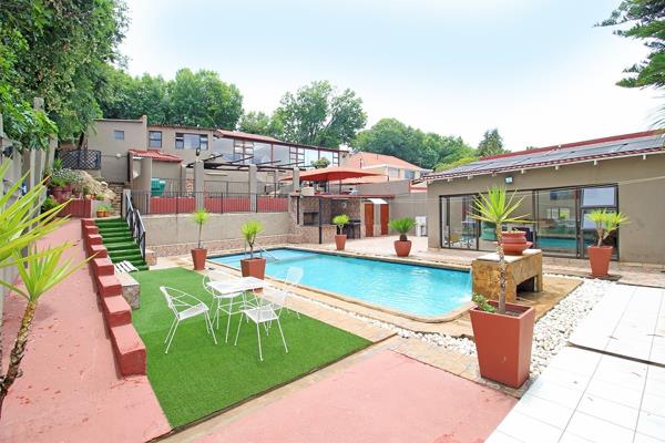 9 Bedroom House