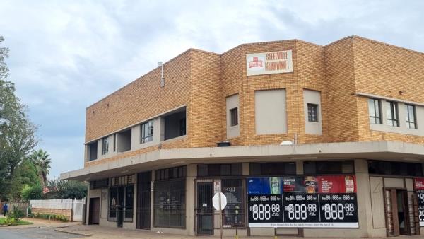 725 m² Retail Space