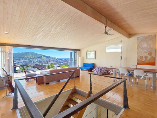 2 Bedroom House in Vredehoek
