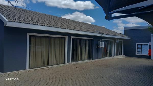 260 m² Office Space