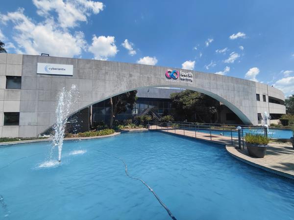 728 m² Commercial space