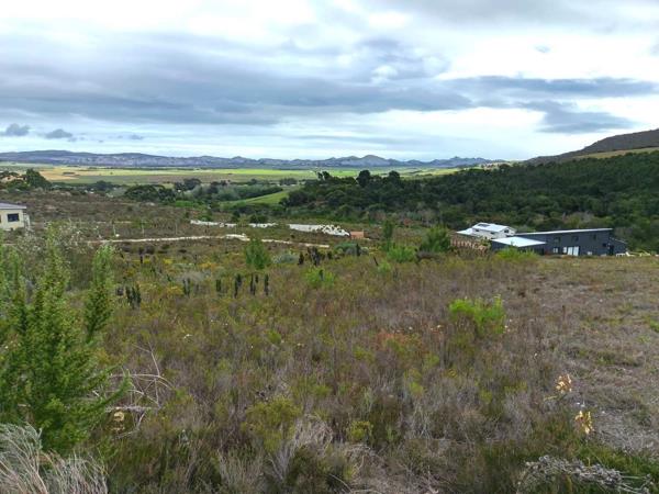3 075 m² Land