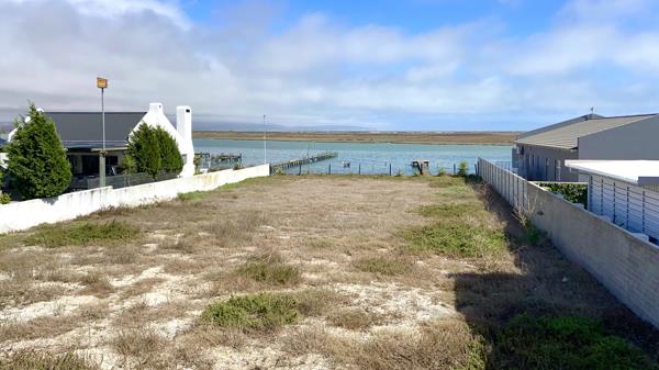 977 m² Land