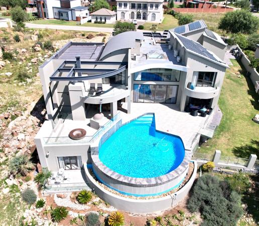 6 Bedroom House