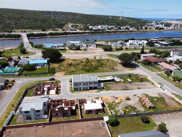 4 317 m² Land