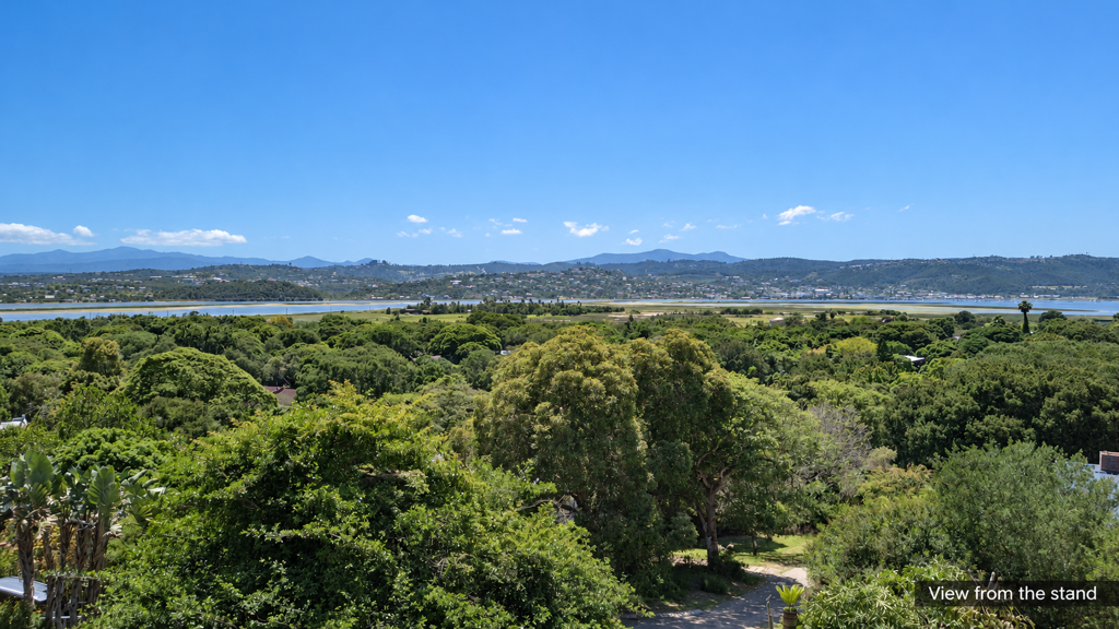 1 005 m² Land