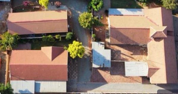 10 Bedroom House