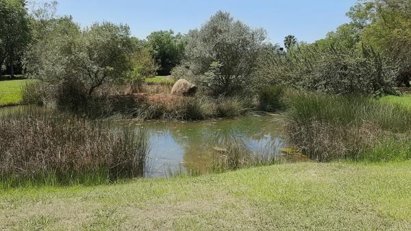 1 030 m² Land