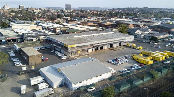 1 200 m² Commercial space