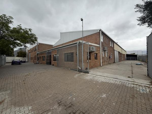 2 330 m² Industrial space