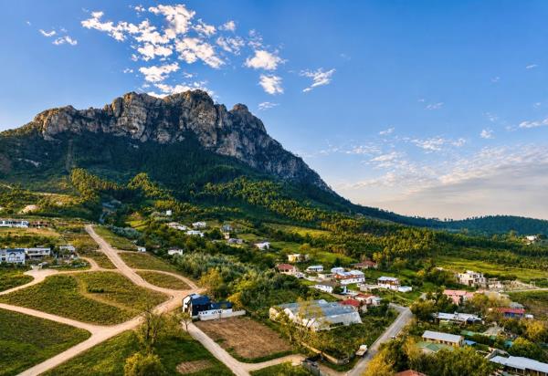438 m² Land