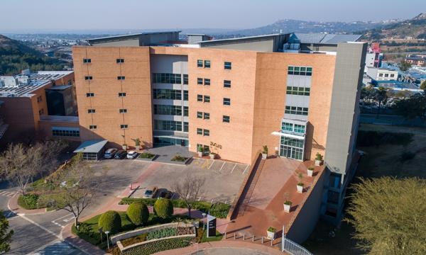 15 905 m² Commercial space