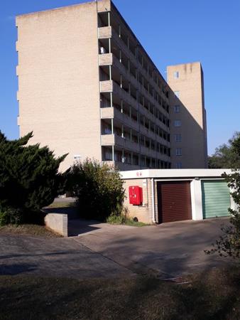 2.5 Bedroom Flat