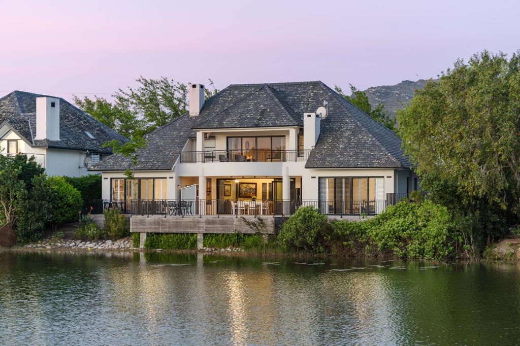 5 Bedroom House