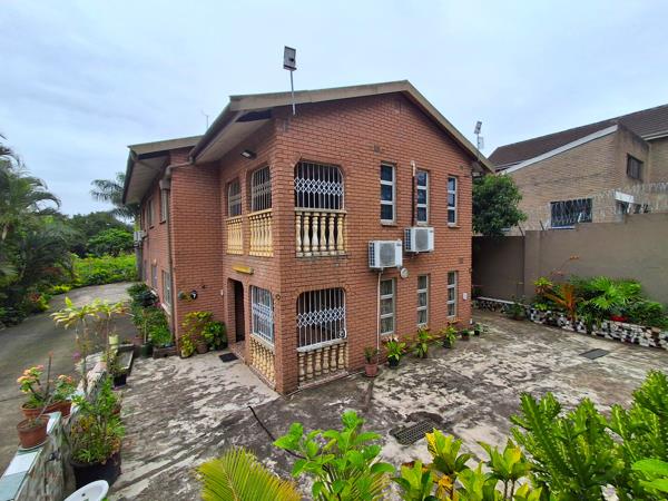 9 Bedroom House