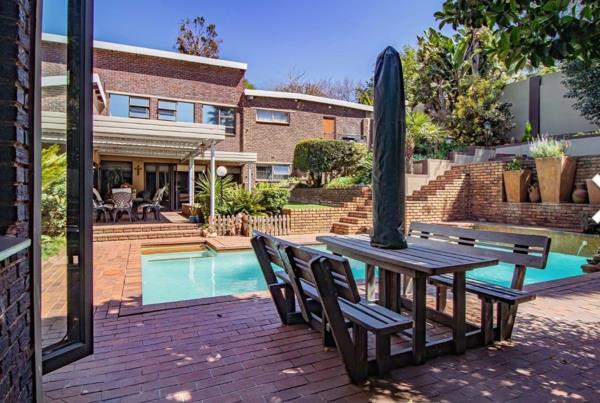 5 Bedroom House