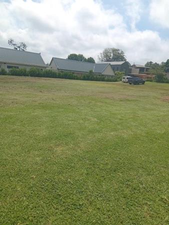 1 828 m² Land