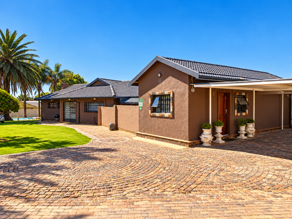 8 Bedroom House