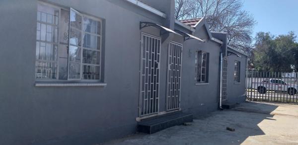 6 Bedroom House