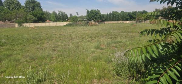 2 000 m² Land