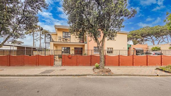 8 Bedroom House