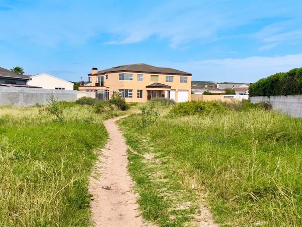 932 m² Land