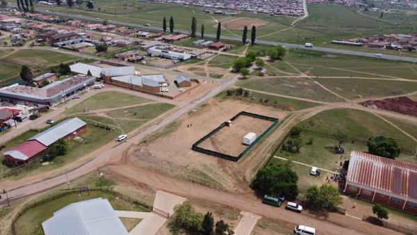 2 406 m² Land