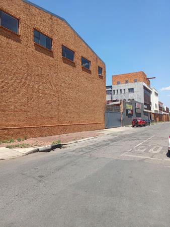10 000 m² Commercial space