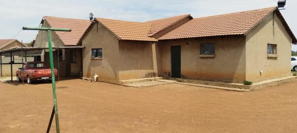 8 004 ha Farm