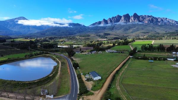 3.9 ha Farm