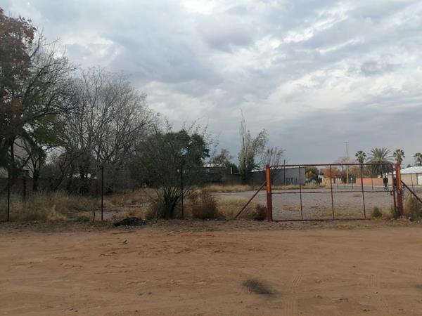 1 487 m² Land